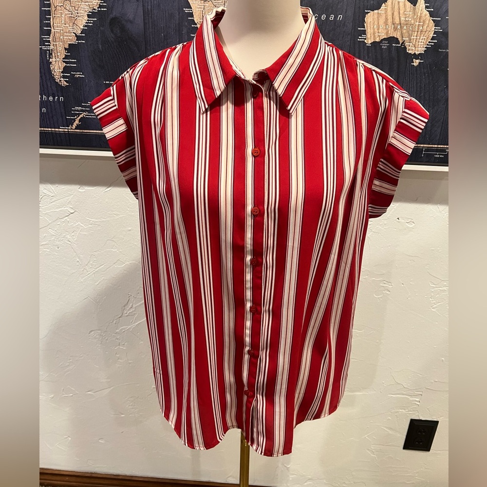 14th & Union red and white striped button down top